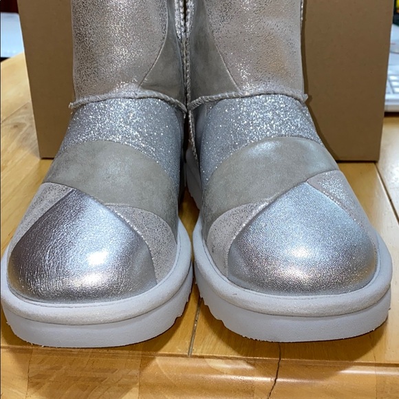 AUTH NIB UGG CLASSIC GLITTER PATCHWORK BOOTS US7 - Picture 8 of 9